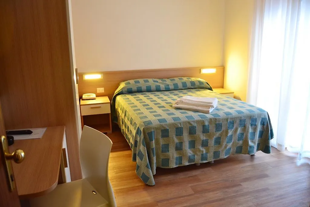 Hotel Midi Lido di Jesolo 3*,